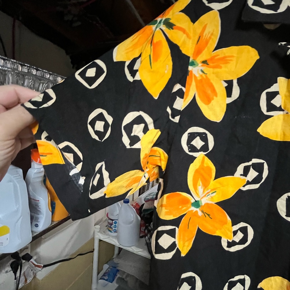 Vibrant Floral Tie-Front Shirt - Picture 5 of 9